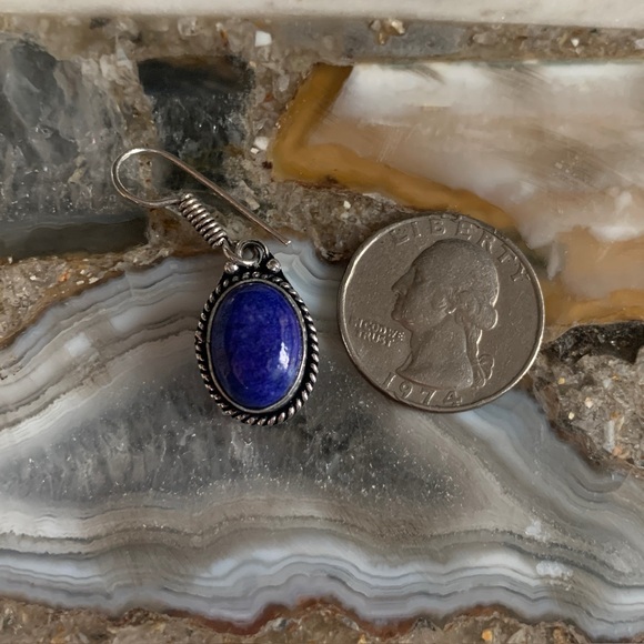 2386 Elegant Silver Earrings with Deep Blue Stones - Picture 2 of 6